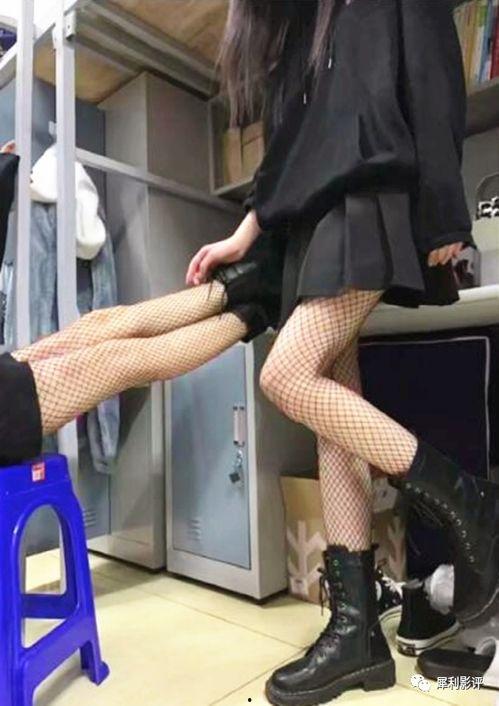 学生足模免费视频,足球运动青春风采展示